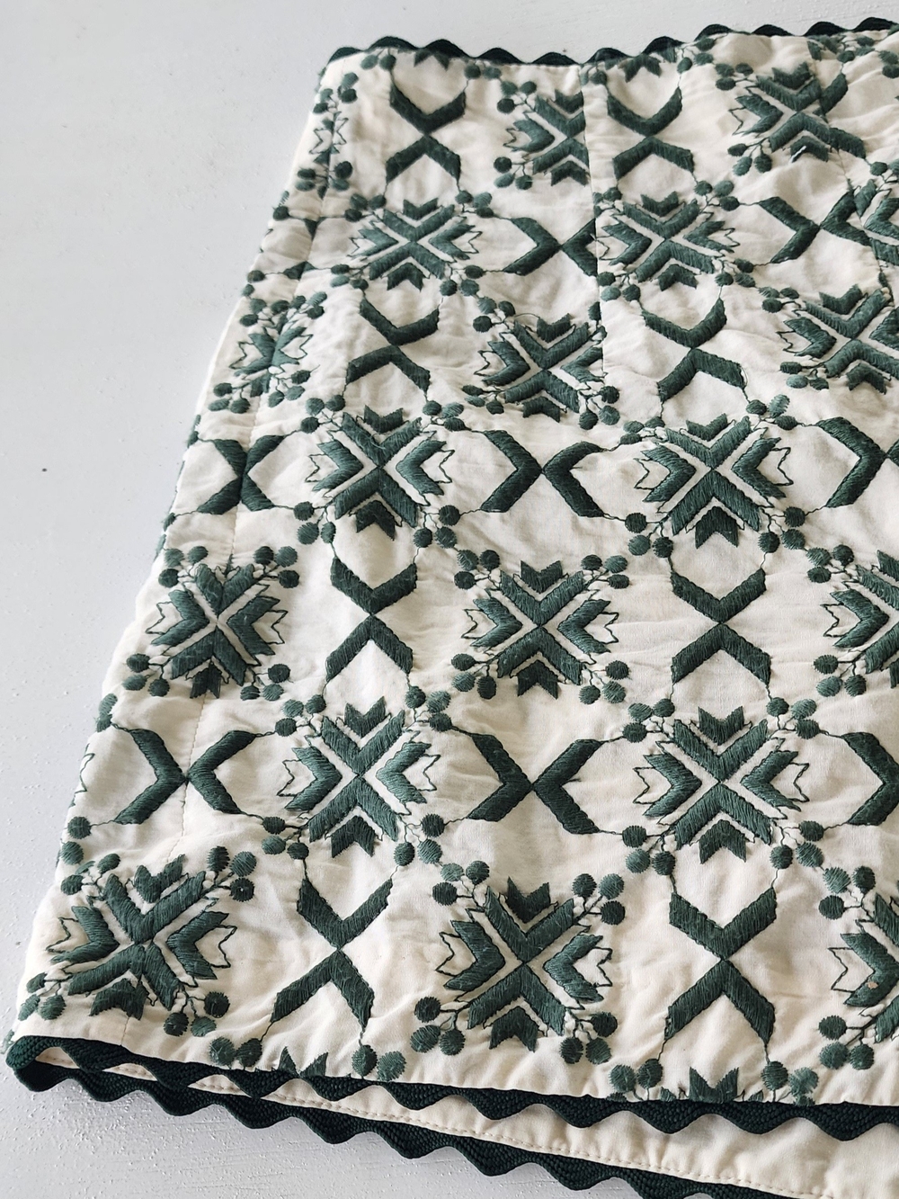 Zara Cream and Black Patterned Scallop-Hem Shorts - Picture 4 of 8